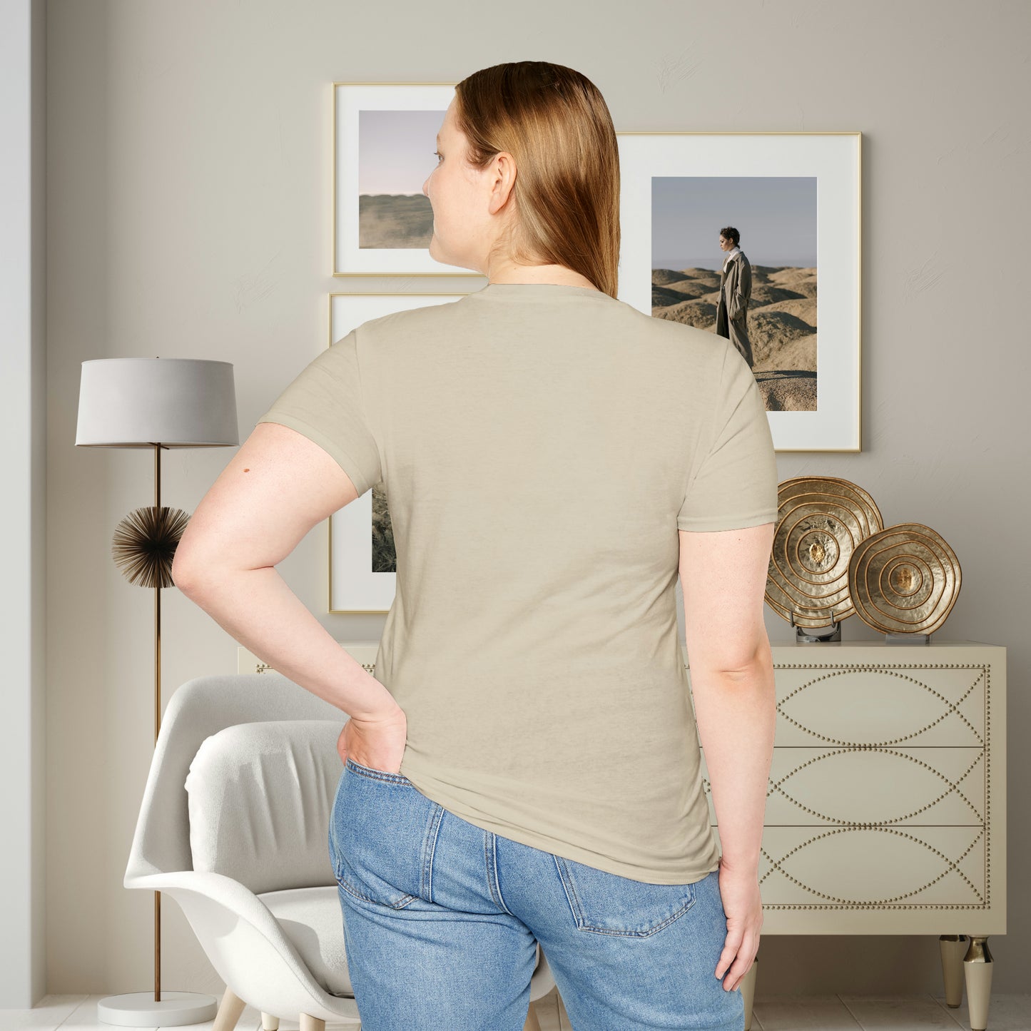 A beautiful brain takes the time to “be curious”. Check out the different colors as the design may change based on the shirt color. This is a Unisex Softstyle T-Shirt.