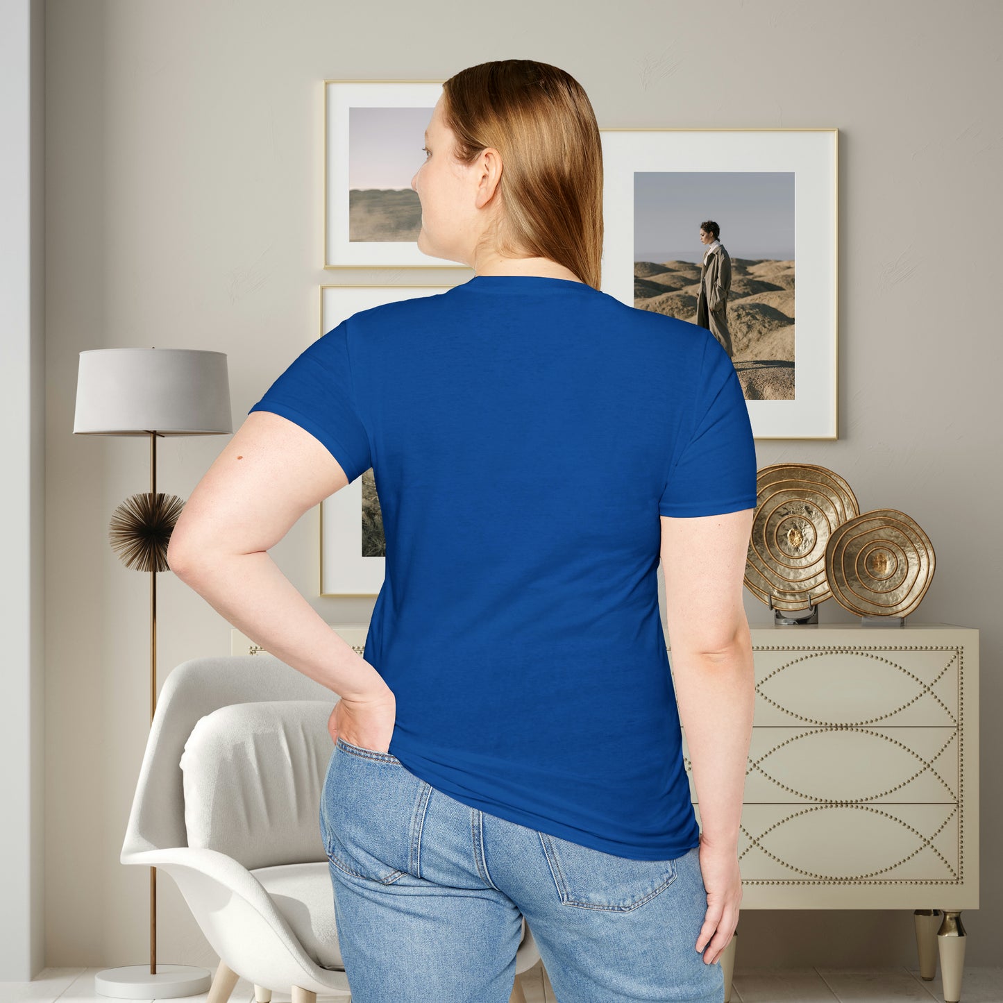 A beautiful brain takes the time to “be curious”. Check out the different colors as the design may change based on the shirt color. This is a Unisex Softstyle T-Shirt.