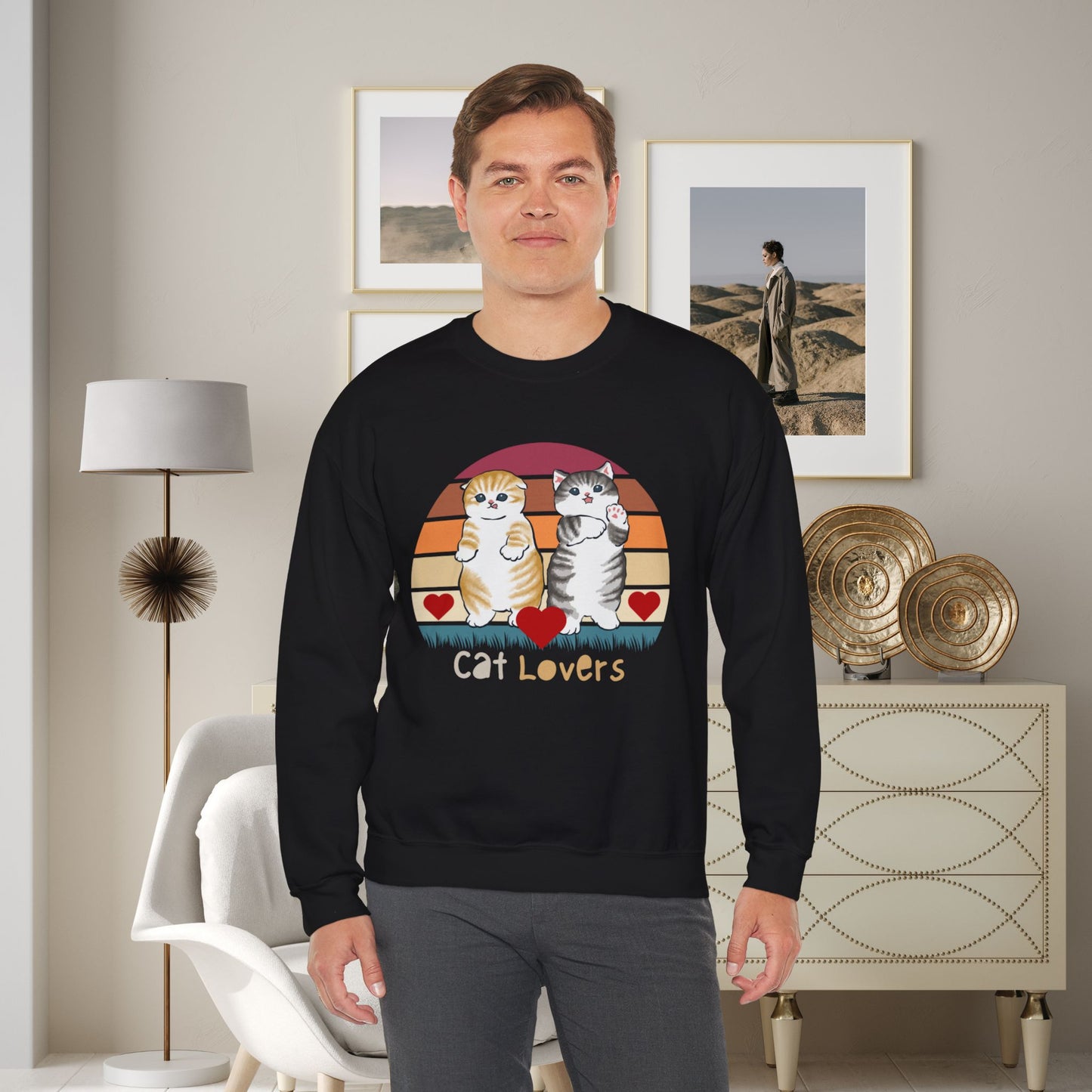 Beautiful retro design for all the Cat Lovers out there in a Unisex Heavy Blend™ Crewneck Sweatshirt.