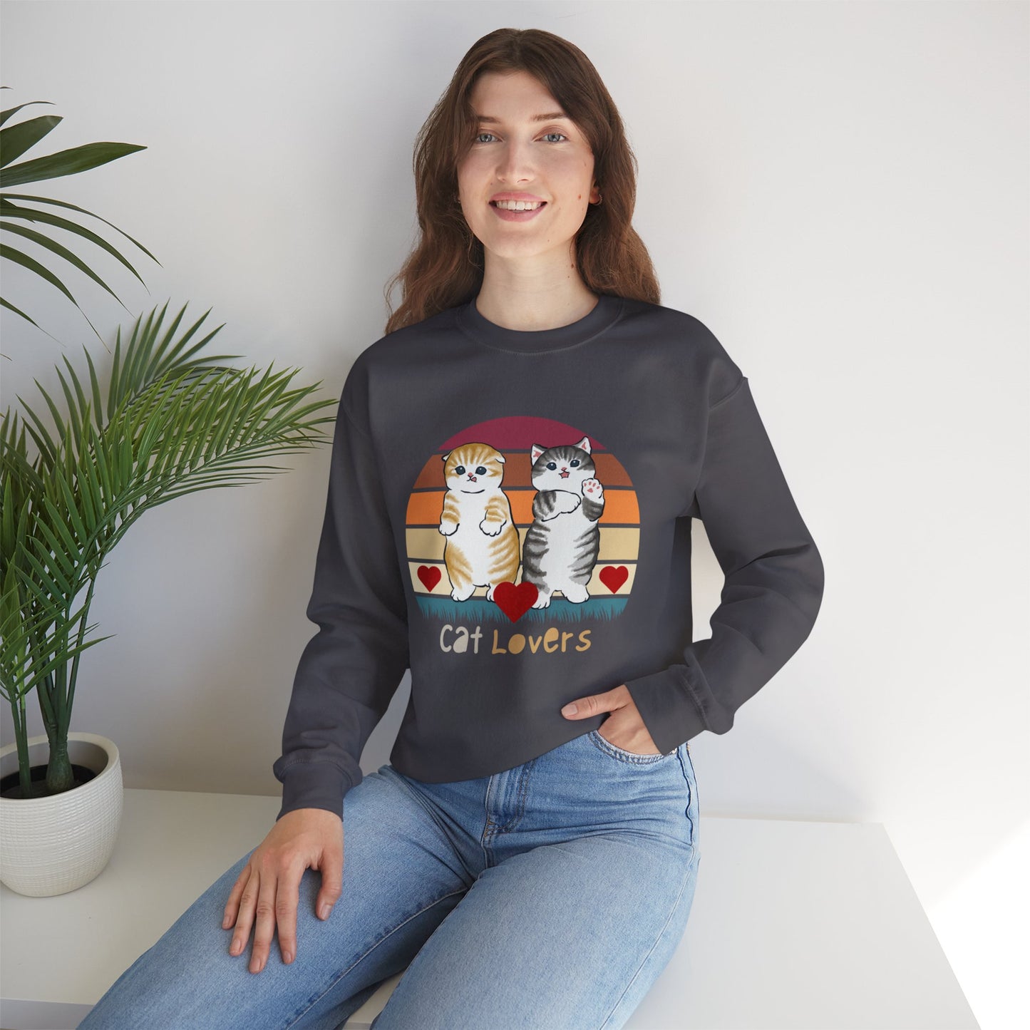 Beautiful retro design for all the Cat Lovers out there in a Unisex Heavy Blend™ Crewneck Sweatshirt.