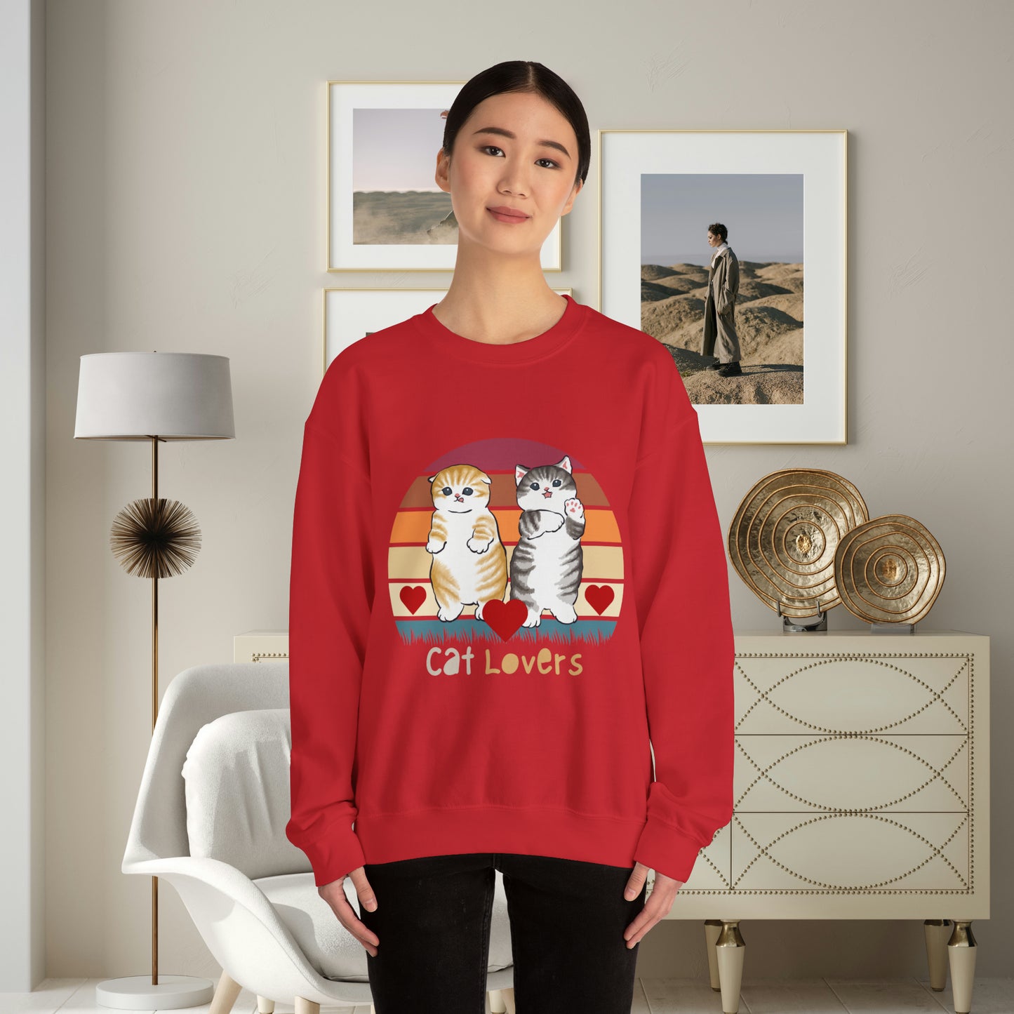 Beautiful retro design for all the Cat Lovers out there in a Unisex Heavy Blend™ Crewneck Sweatshirt.