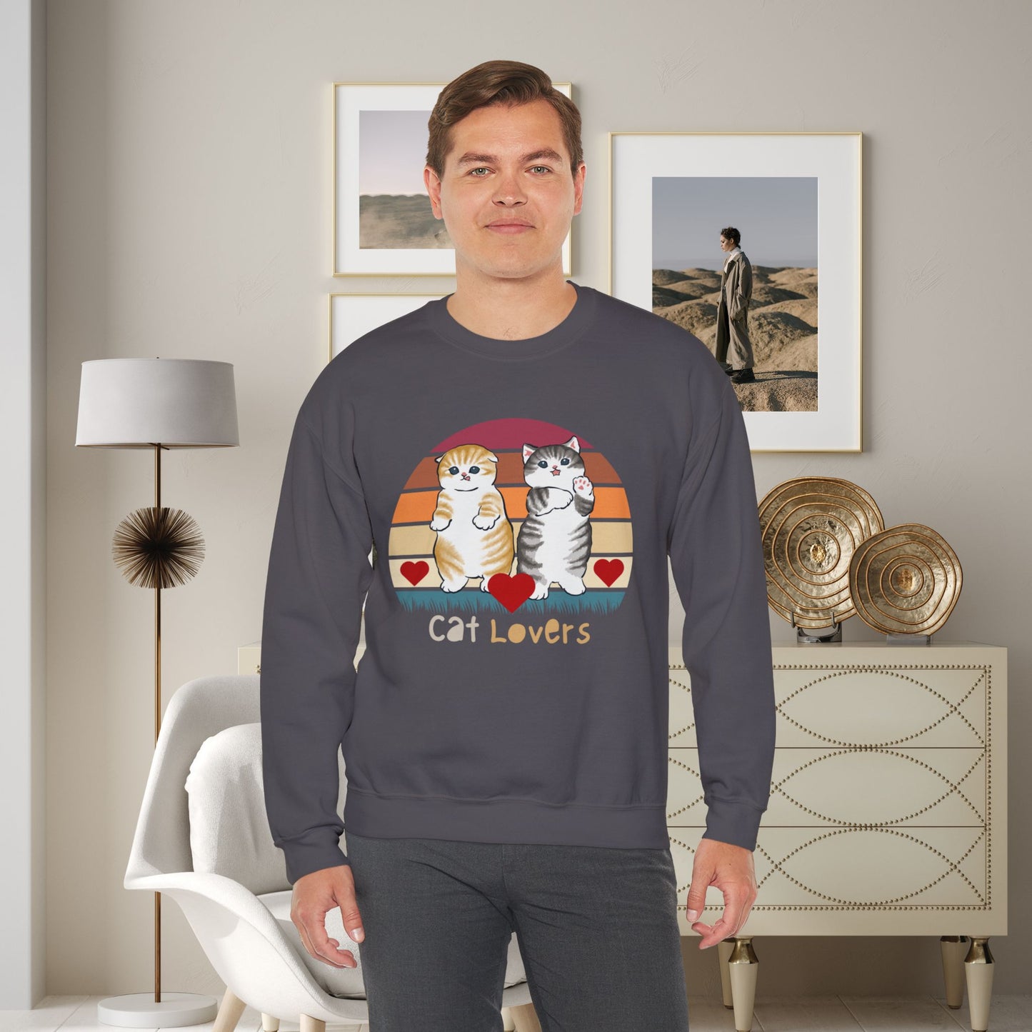 Beautiful retro design for all the Cat Lovers out there in a Unisex Heavy Blend™ Crewneck Sweatshirt.