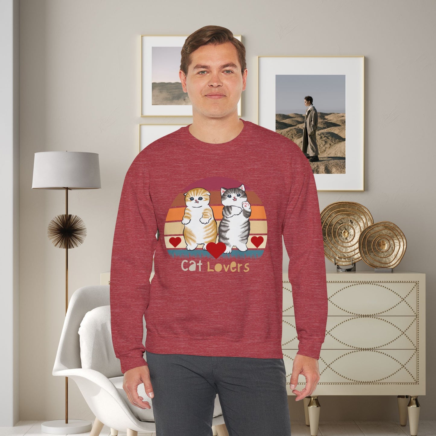 Beautiful retro design for all the Cat Lovers out there in a Unisex Heavy Blend™ Crewneck Sweatshirt.